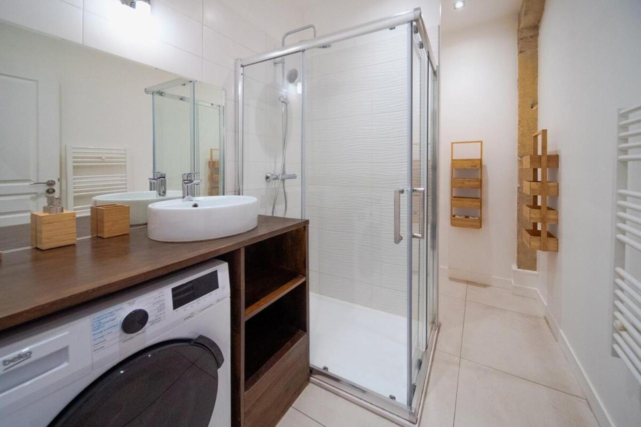 Chez Jean - Beautiful Renovated Studio - Cordeliers Лион Екстериор снимка